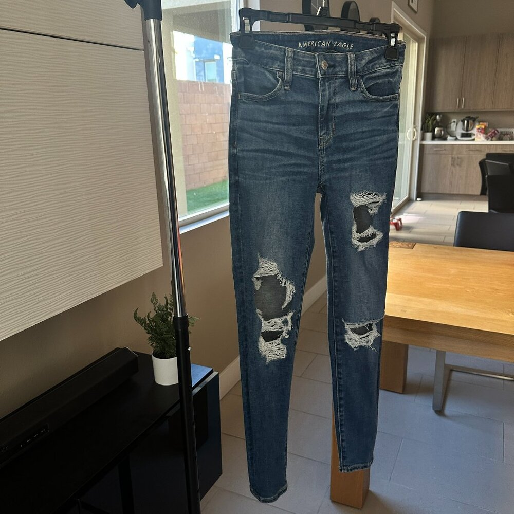 American Eagle - High-rise, distressed skinny jeans, Size 0, short.